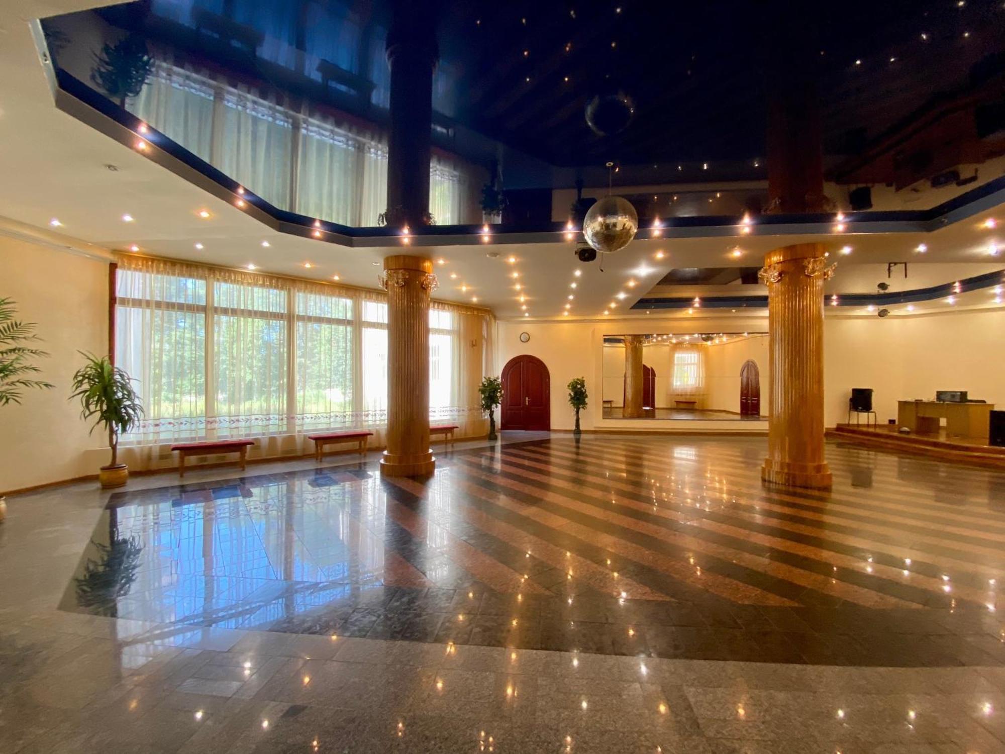 Санаторій Червона Калина Zhobryn Exterior photo