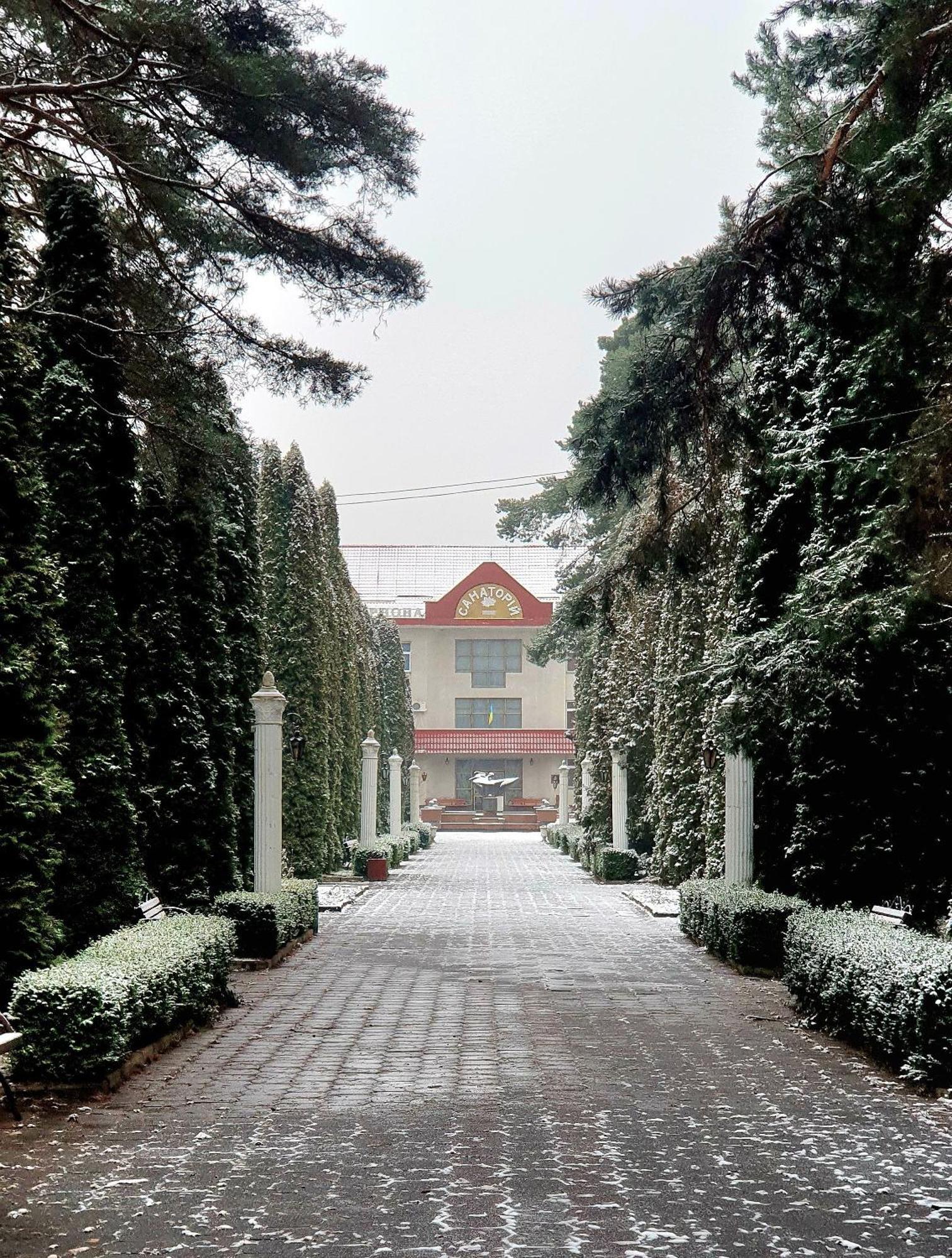 Санаторій Червона Калина Zhobryn Exterior photo